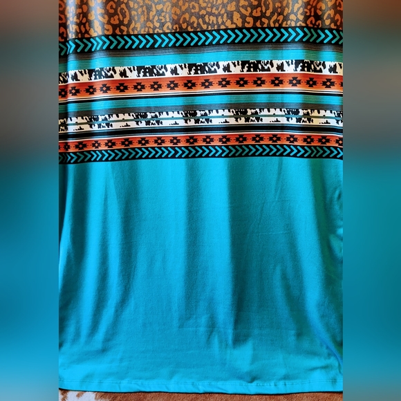 Sunshine and Rodeos Aztec/Turquoise Western Tee - Picture 14 of 14